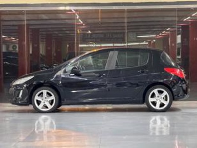 Peugeot 308 1.6 VTi Sport 88 kW (120 CV) Peugeot 308 1.6 VTi Sport 88 kW (120 CV)