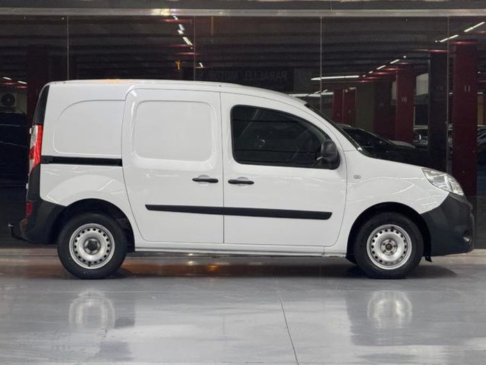 RenaultKangoo Furgon Maxi Blue dCi 70 kW (95 CV) Vehículo usado en Barcelona - 4 RenaultKangoo Furgon Maxi Blue dCi 70 kW (95 CV) Vehículo usado en Barcelona - 4