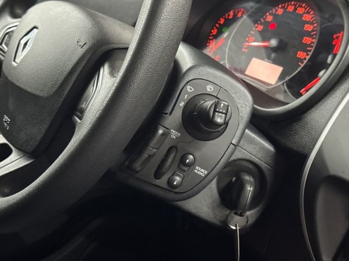 RenaultKangoo Furgon Maxi Blue dCi 70 kW (95 CV) Vehículo usado en Barcelona - 19 RenaultKangoo Furgon Maxi Blue dCi 70 kW (95 CV) Vehículo usado en Barcelona - 19