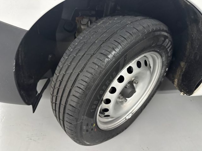 RenaultKangoo Furgon Maxi Blue dCi 70 kW (95 CV) Vehículo usado en Barcelona - 25 RenaultKangoo Furgon Maxi Blue dCi 70 kW (95 CV) Vehículo usado en Barcelona - 25