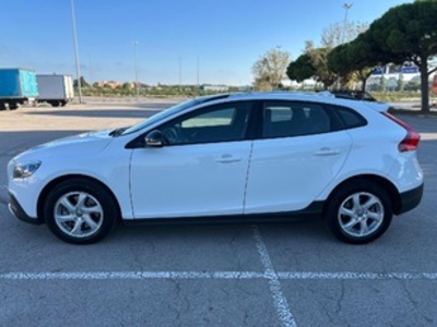 Volvo V40 Cross Country D3 Momentum 110 kW (150 CV) Volvo V40 Cross Country D3 Momentum 110 kW (150 CV)