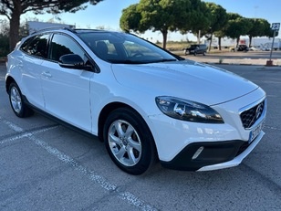 Volvo V40 Cross Country D3 Momentum 110 kW (150 CV)