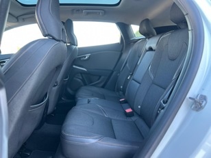 Volvo V40 Cross Country D3 Momentum 110 kW (150 CV)