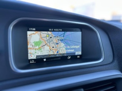 Volvo V40 Cross Country D3 Momentum 110 kW (150 CV) Volvo V40 Cross Country D3 Momentum 110 kW (150 CV)