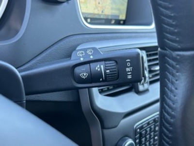 Volvo V40 Cross Country D3 Momentum 110 kW (150 CV) Volvo V40 Cross Country D3 Momentum 110 kW (150 CV)