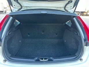 Volvo V40 Cross Country D3 Momentum 110 kW (150 CV)