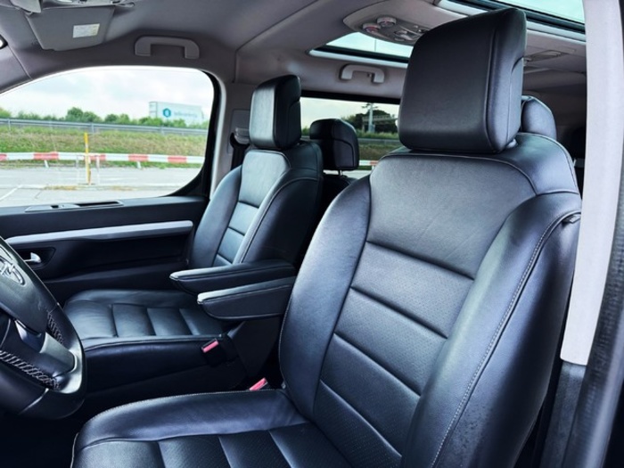 OpelZafira Life 2.0 Diésel L Business Elegance AT 130 kW (177 CV) Vehículo usado en Barcelona - 4 OpelZafira Life 2.0 Diésel L Business Elegance AT 130 kW (177 CV) Vehículo usado en Barcelona - 4