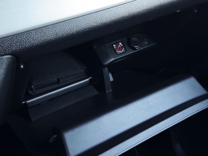 OpelZafira Life 2.0 Diésel L Business Elegance AT 130 kW (177 CV) Vehículo usado en Barcelona - 30 OpelZafira Life 2.0 Diésel L Business Elegance AT 130 kW (177 CV) Vehículo usado en Barcelona - 30