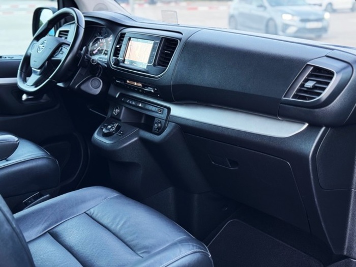 OpelZafira Life 2.0 Diésel L Business Elegance AT 130 kW (177 CV) Vehículo usado en Barcelona - 35 OpelZafira Life 2.0 Diésel L Business Elegance AT 130 kW (177 CV) Vehículo usado en Barcelona - 35