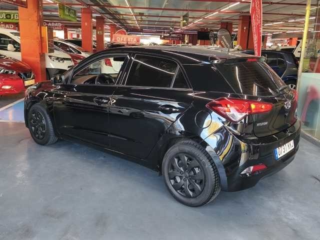 Hyundaii20 1.4 MPI Klass Auto 74 kW (100 CV) Vehículo usado en Barcelona - 5
