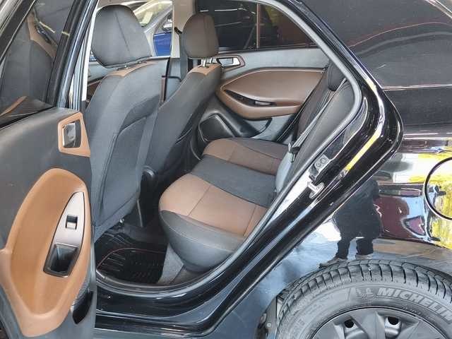 Hyundaii20 1.4 MPI Klass Auto 74 kW (100 CV) Vehículo usado en Barcelona - 11