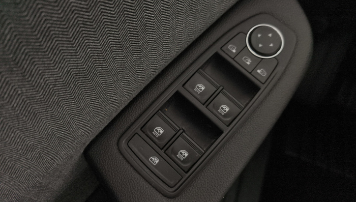 Renault Clio Techno Eco-G 74 kW (100 CV) - 25 Renault Clio Techno Eco-G 74 kW (100 CV) - 25