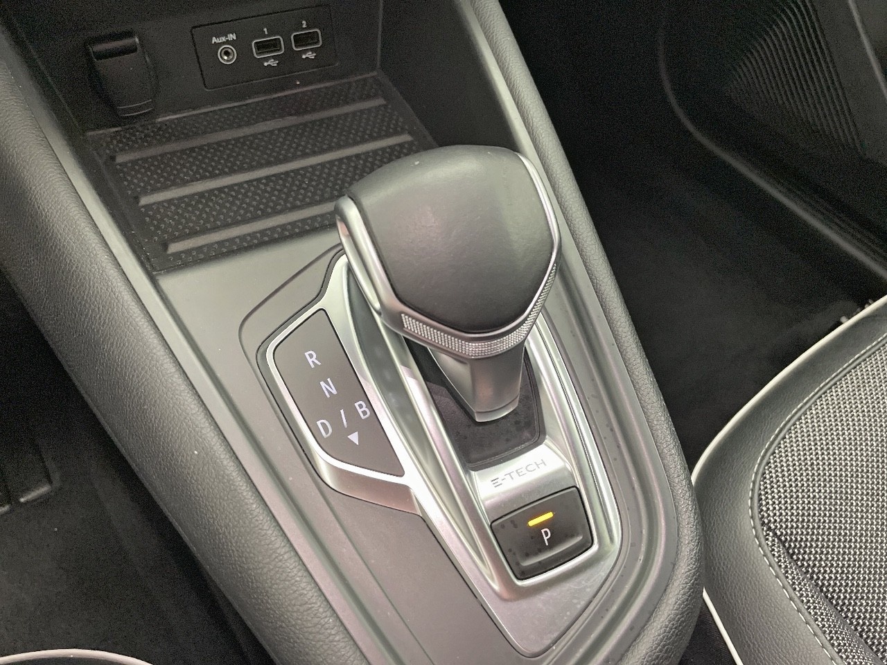 Renault Captur Zen E-TECH Híbrido enchufable 118 kW (160 CV) - 10