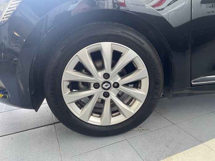 Renault Clio Zen TCe 66 kW (90 CV) - 10 Renault Clio Zen TCe 66 kW (90 CV) - 10