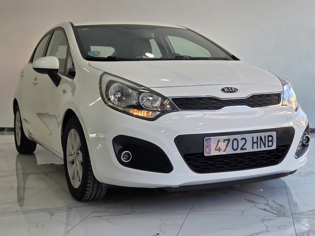 KiaRio 1.4 CVVT Eco Dynamics Drive 80 kW (109 CV) Vehículo usado en Barcelona - 4