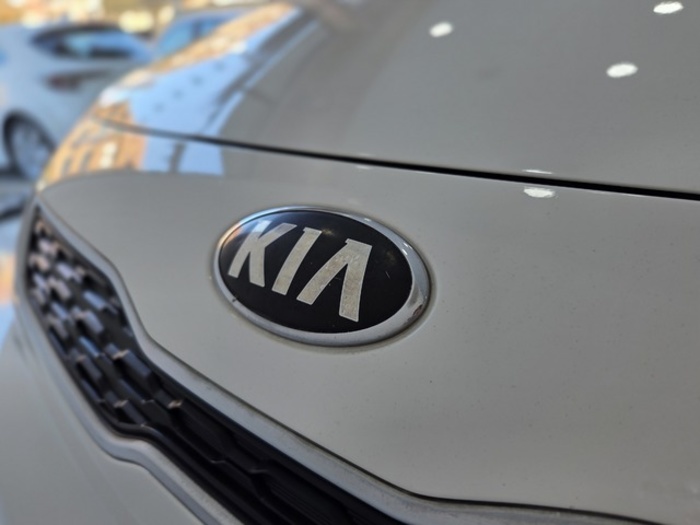 KiaRio 1.4 CVVT Eco Dynamics Drive 80 kW (109 CV) Vehículo usado en Barcelona - 8 KiaRio 1.4 CVVT Eco Dynamics Drive 80 kW (109 CV) Vehículo usado en Barcelona - 8