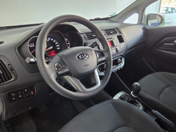 KiaRio 1.4 CVVT Eco Dynamics Drive 80 kW (109 CV) Vehículo usado en Barcelona - 13 KiaRio 1.4 CVVT Eco Dynamics Drive 80 kW (109 CV) Vehículo usado en Barcelona - 13