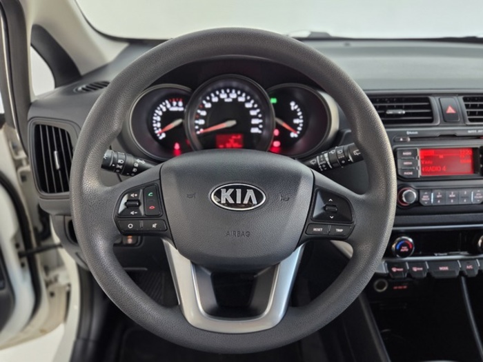 KiaRio 1.4 CVVT Eco Dynamics Drive 80 kW (109 CV) Vehículo usado en Barcelona - 14 KiaRio 1.4 CVVT Eco Dynamics Drive 80 kW (109 CV) Vehículo usado en Barcelona - 14