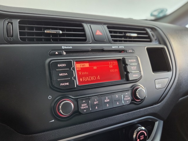 KiaRio 1.4 CVVT Eco Dynamics Drive 80 kW (109 CV) Vehículo usado en Barcelona - 17