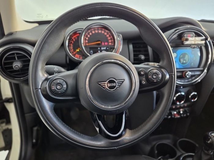 MINIMINI 5 Puertas One 75 kW (102 CV) Vehículo usado en Barcelona - 9 MINIMINI 5 Puertas One 75 kW (102 CV) Vehículo usado en Barcelona - 9