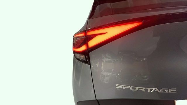 KiaSportage 1.6 T-GDi HEV Drive 4x2 158 kW (215 CV) KM0 en Barcelona - 17