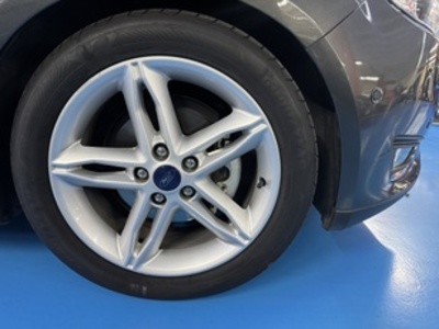 Ford Focus 1.0 Ecoboost S&S Titanium Auto 92 kW (125 CV) Ford Focus 1.0 Ecoboost S&S Titanium Auto 92 kW (125 CV)