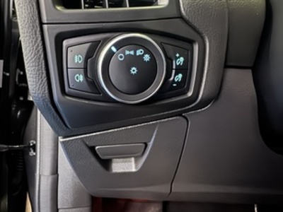 Ford Focus 1.0 Ecoboost S&S Titanium Auto 92 kW (125 CV) Ford Focus 1.0 Ecoboost S&S Titanium Auto 92 kW (125 CV)