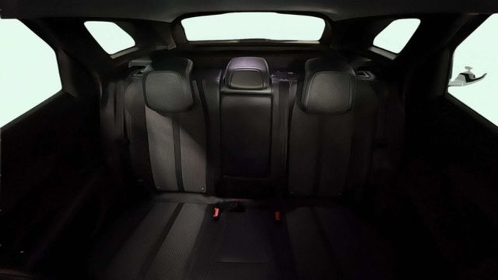 Peugeot3008 Hybrid 225 Allure Pack e-EAT8 165 kW (225 CV) Vehículo usado en Barcelona - 8 Peugeot3008 Hybrid 225 Allure Pack e-EAT8 165 kW (225 CV) Vehículo usado en Barcelona - 8