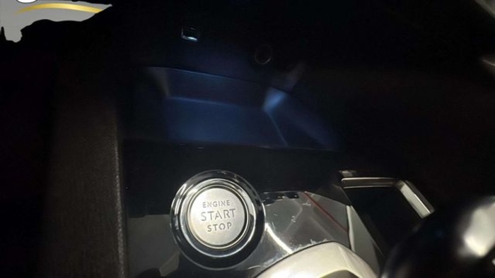 Peugeot3008 Hybrid 225 Allure Pack e-EAT8 165 kW (225 CV) Vehículo usado en Barcelona - 16 Peugeot3008 Hybrid 225 Allure Pack e-EAT8 165 kW (225 CV) Vehículo usado en Barcelona - 16