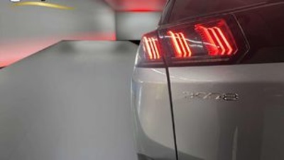 Peugeot 3008 Hybrid 225 Allure Pack e-EAT8 165 kW (225 CV) Peugeot 3008 Hybrid 225 Allure Pack e-EAT8 165 kW (225 CV)