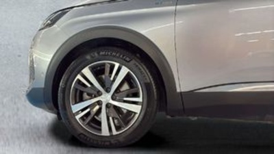 Peugeot 3008 Hybrid 225 Allure Pack e-EAT8 165 kW (225 CV) Peugeot 3008 Hybrid 225 Allure Pack e-EAT8 165 kW (225 CV)