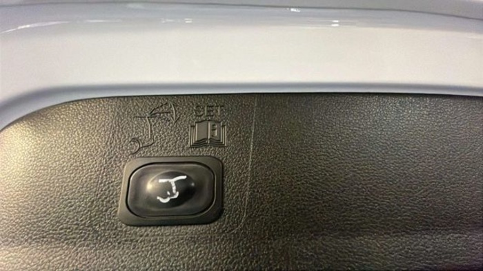 FordKuga 1.5 EcoBoost ST-Line Limited Edition 4x2 110 kW (150 CV) Vehículo usado en Barcelona - 23 FordKuga 1.5 EcoBoost ST-Line Limited Edition 4x2 110 kW (150 CV) Vehículo usado en Barcelona - 23