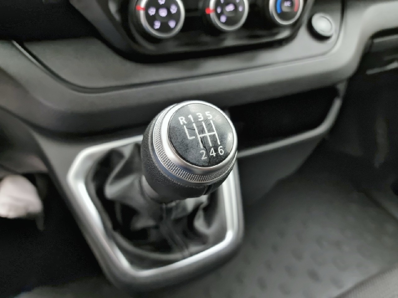 Renault Trafic Furgon L1H1 Blue dCi 96 kW (130 CV) - 12