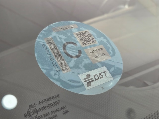 VolkswagenTiguan Allspace Life 2.0 TDI 110 kW (150 CV) DSG Vehículo usado en Barcelona - 12