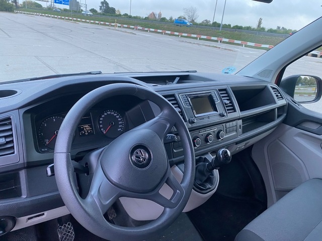 VolkswagenMultivan Outdoor Corto 2.0 TDI BMT 75 kW (102 CV) Vehículo usado en Barcelona - 11