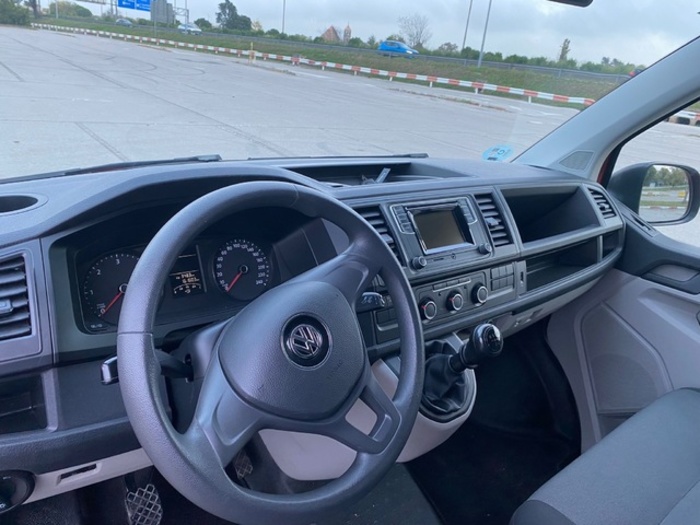 VolkswagenMultivan Outdoor Corto 2.0 TDI BMT 75 kW (102 CV) Vehículo usado en Barcelona - 11 VolkswagenMultivan Outdoor Corto 2.0 TDI BMT 75 kW (102 CV) Vehículo usado en Barcelona - 11