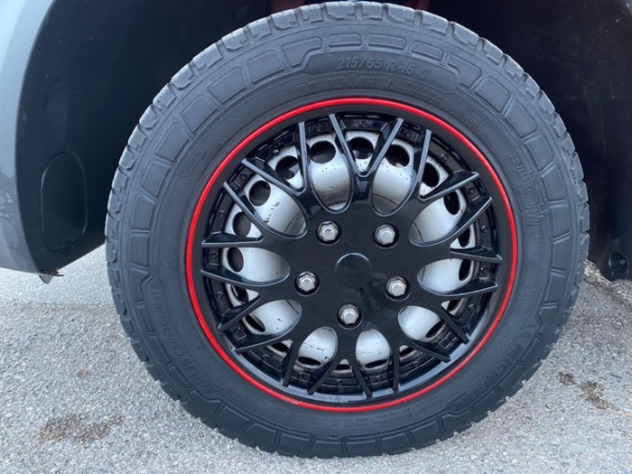 VolkswagenMultivan Outdoor Corto 2.0 TDI BMT 75 kW (102 CV) Vehículo usado en Barcelona - 16 VolkswagenMultivan Outdoor Corto 2.0 TDI BMT 75 kW (102 CV) Vehículo usado en Barcelona - 16