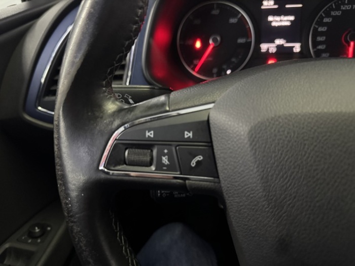 SEATLeón 1.6 TDI S&S Style Connect Plus 81 kW (110 CV) Vehículo usado en Barcelona - 18 SEATLeón 1.6 TDI S&S Style Connect Plus 81 kW (110 CV) Vehículo usado en Barcelona - 18