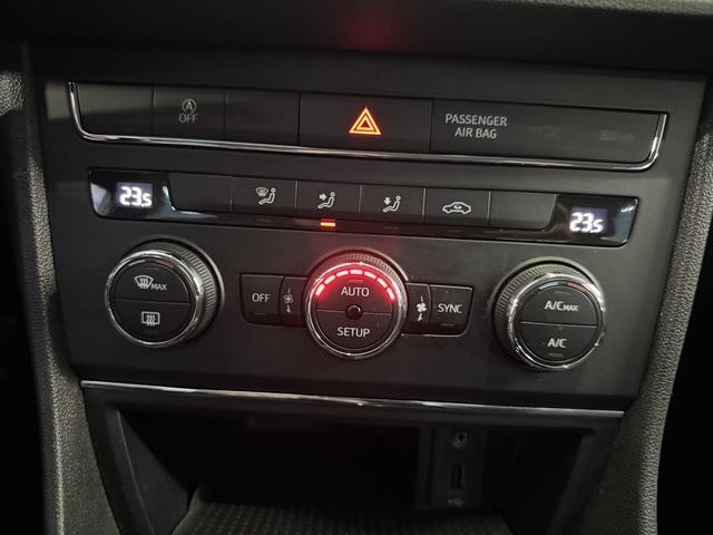 SEATLeón 1.6 TDI S&S Style Connect Plus 81 kW (110 CV) Vehículo usado en Barcelona - 21