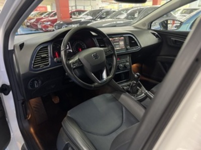 SEAT León 1.6 TDI S&S Style Connect Plus 81 kW (110 CV) SEAT León 1.6 TDI S&S Style Connect Plus 81 kW (110 CV)