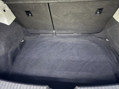 SEAT León 1.6 TDI S&S Style Connect Plus 81 kW (110 CV) SEAT León 1.6 TDI S&S Style Connect Plus 81 kW (110 CV)