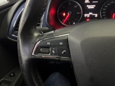 SEAT León 1.6 TDI S&S Style Connect Plus 81 kW (110 CV) SEAT León 1.6 TDI S&S Style Connect Plus 81 kW (110 CV)