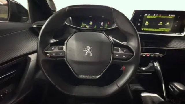 Peugeot2008 PureTech 130 S&S Allure Pack 96 kW (130 CV) Vehículo usado en Barcelona - 12