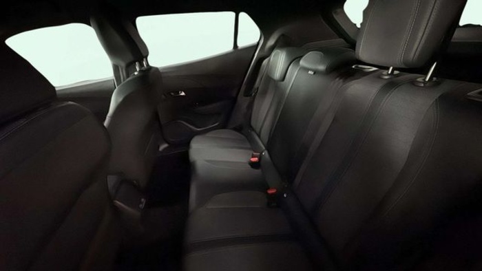 Peugeot2008 PureTech 130 S&S Allure Pack 96 kW (130 CV) Vehículo usado en Barcelona - 10 Peugeot2008 PureTech 130 S&S Allure Pack 96 kW (130 CV) Vehículo usado en Barcelona - 10