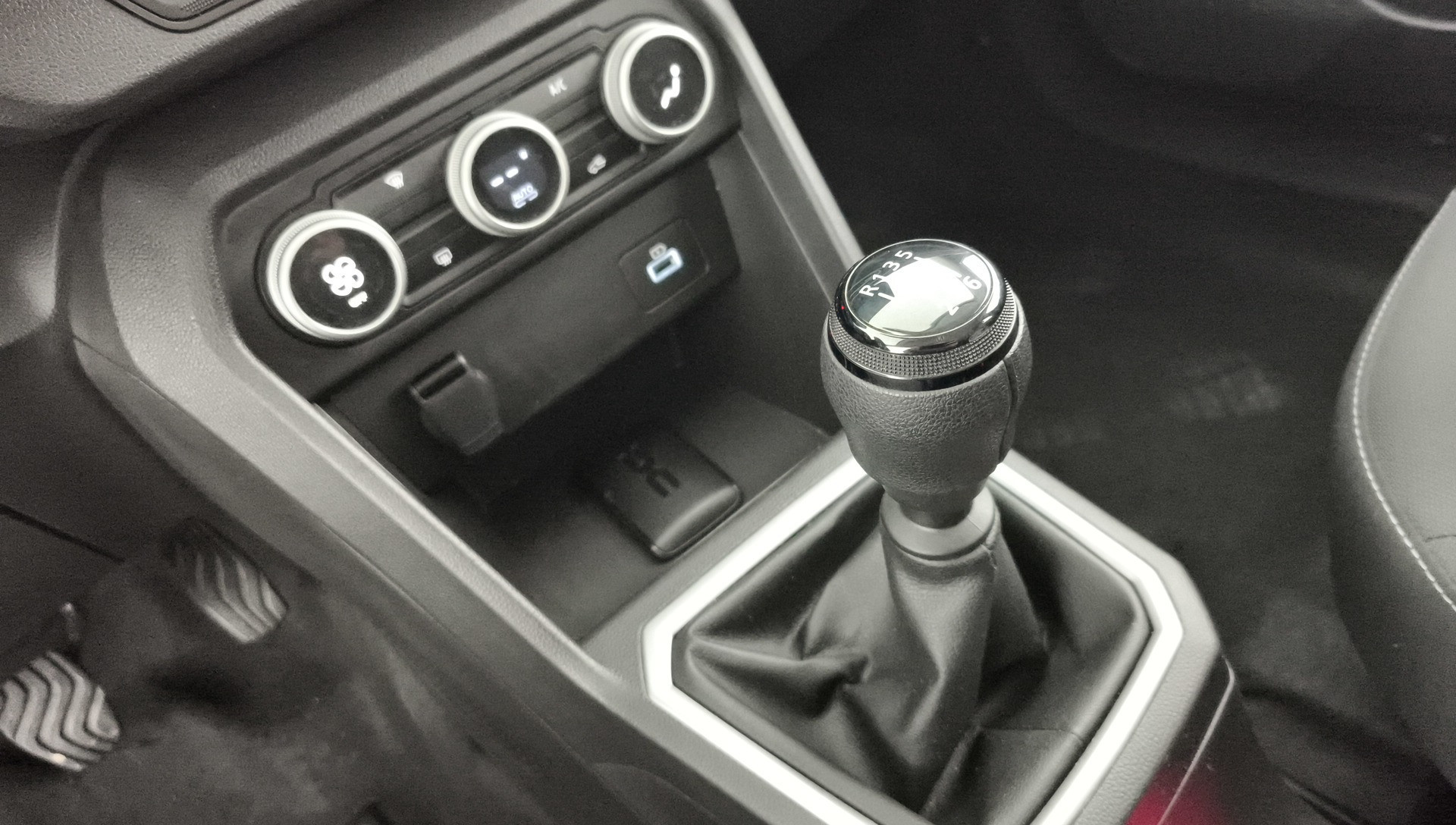 Dacia Jogger Expression TCe 7 plazas 81 kW (110 CV) - 24