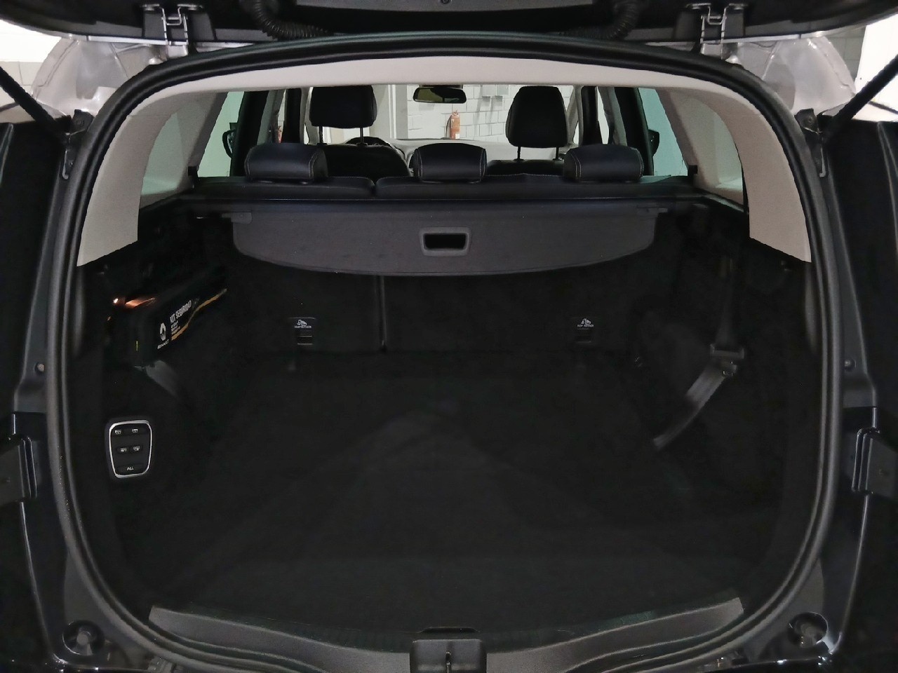 Renault Grand Scenic Zen TCe 103 kW (140 CV) GPF - 12