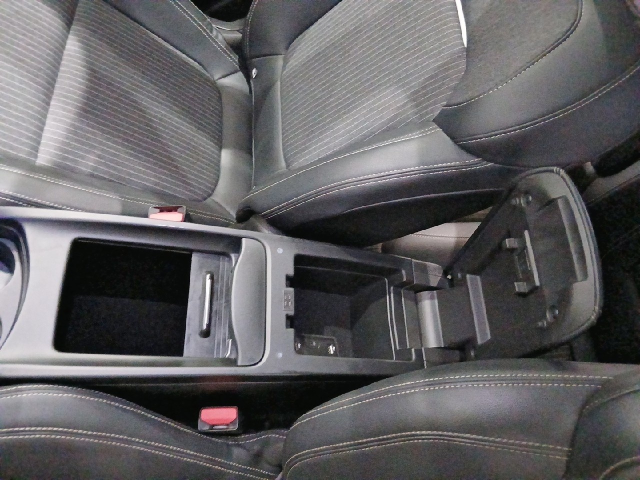 Renault Grand Scenic Zen TCe 103 kW (140 CV) GPF - 19