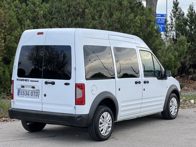 FordConnect 1.8 TDCI Kombi Trend 230 L 66 kW (90 CV) Vehículo usado en Barcelona - 8