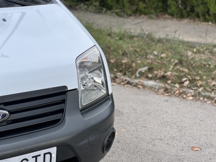 FordConnect 1.8 TDCI Kombi Trend 230 L 66 kW (90 CV) Vehículo usado en Barcelona - 13 FordConnect 1.8 TDCI Kombi Trend 230 L 66 kW (90 CV) Vehículo usado en Barcelona - 13