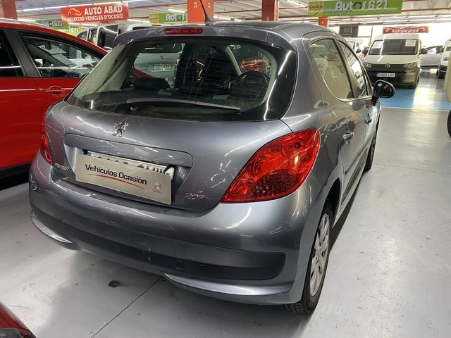 Peugeot207 1.4i Confort 55 kW (75 CV) Vehículo usado en Barcelona - 2